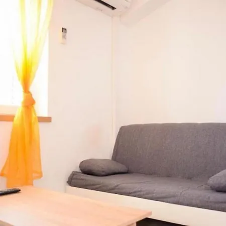Apartment By The Sea Jezera, Murter - 5123 Jezera