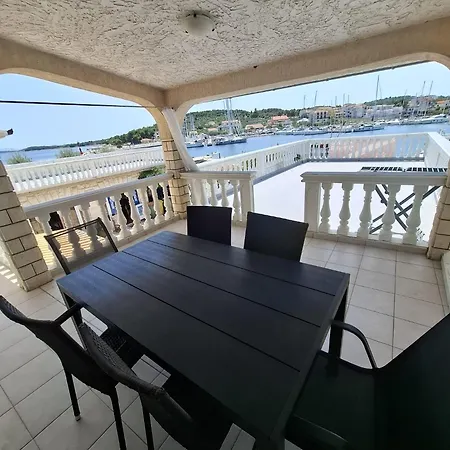 Appartement By The Sea Jezera, Murter - 5123